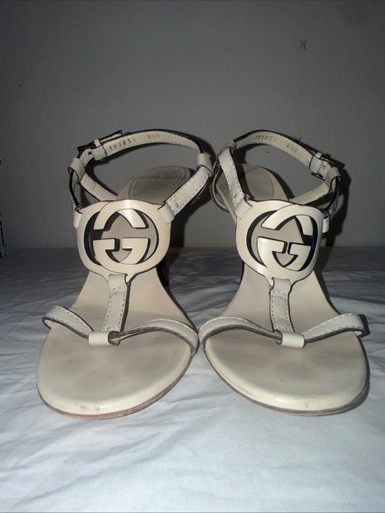 Gucci Shoes - Gucci Cream White Interlocking G T-Strap Sandals